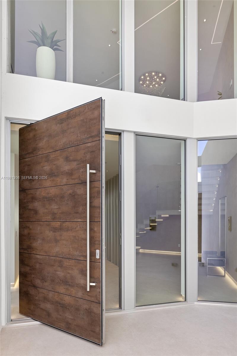 503 Palm Dr Hallandale Beach, FL 33009