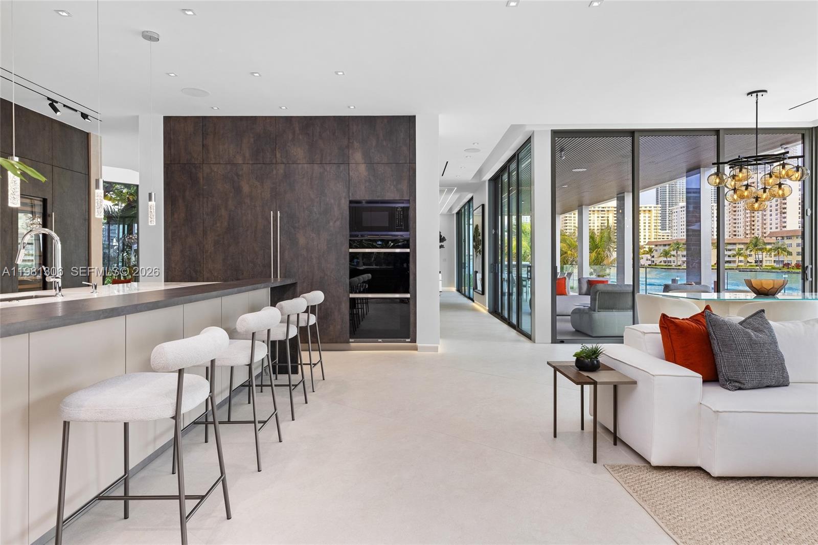 503 Palm Dr Hallandale Beach, FL 33009