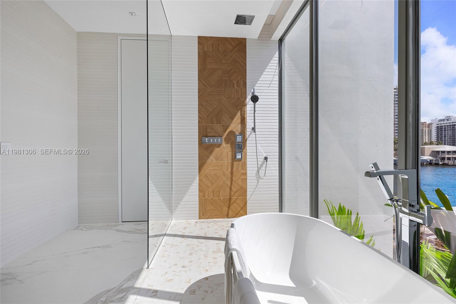 503 Palm Dr Hallandale Beach, FL 33009