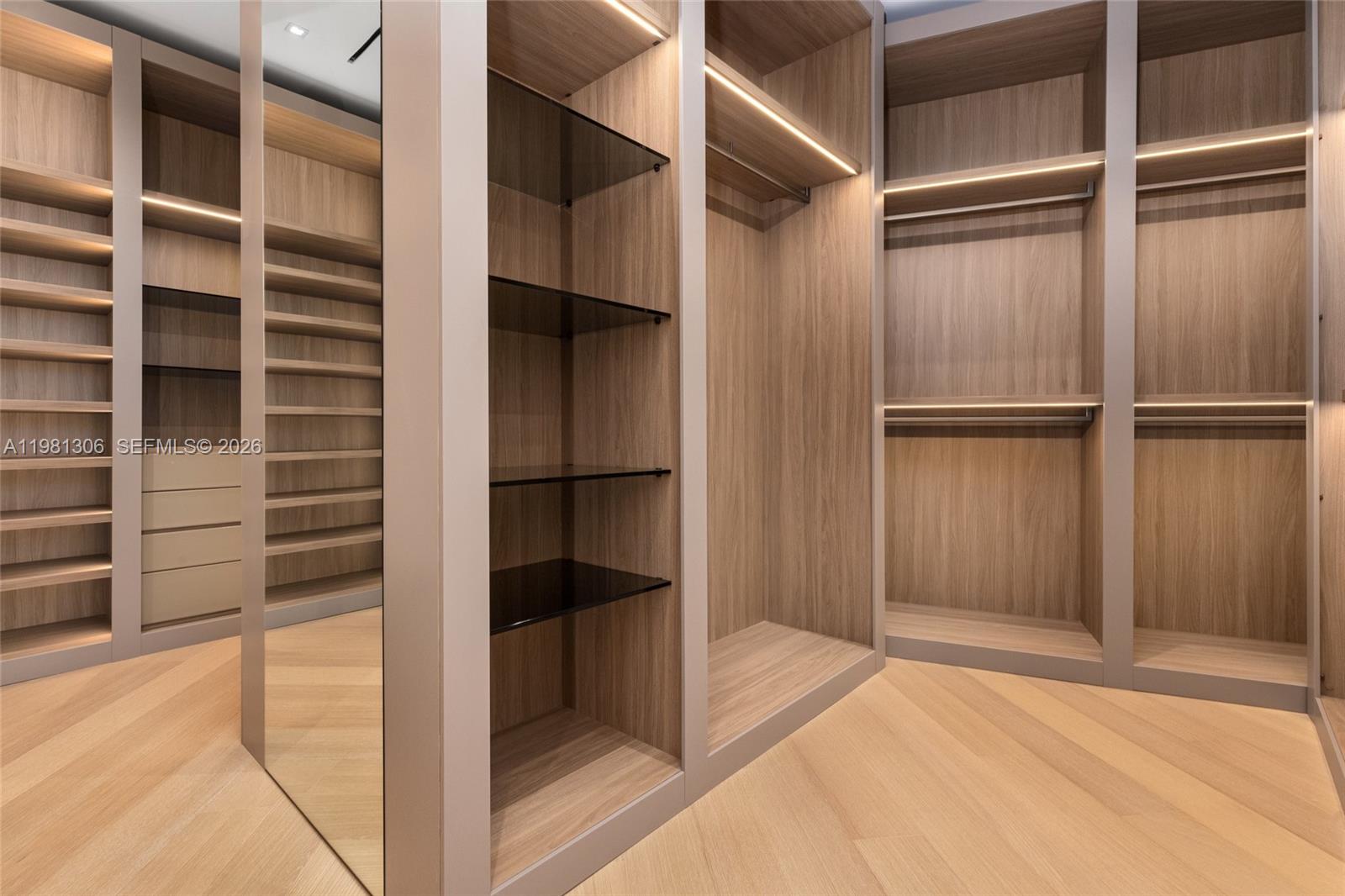 503 Palm Dr Hallandale Beach, FL 33009