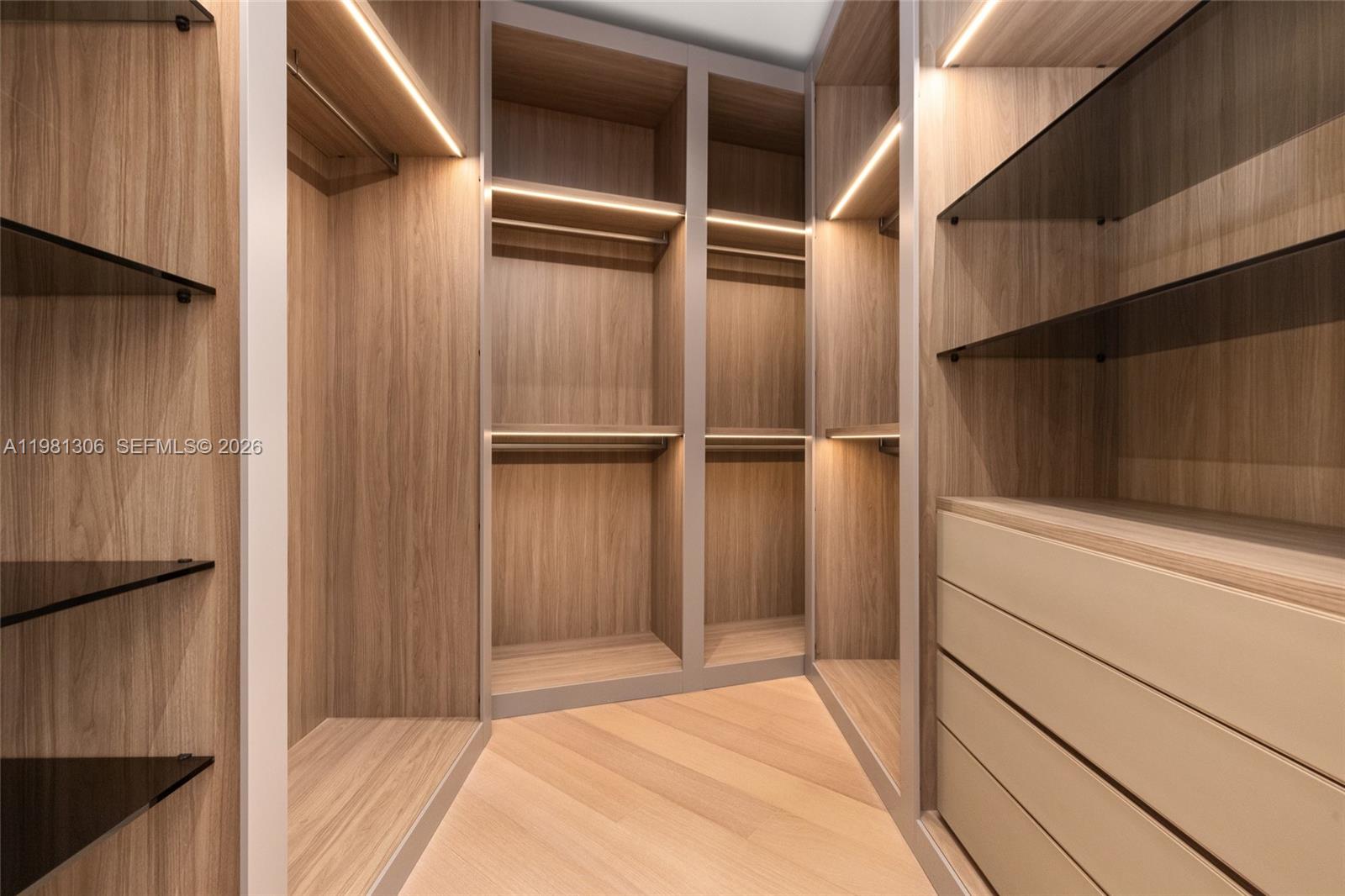 503 Palm Dr Hallandale Beach, FL 33009