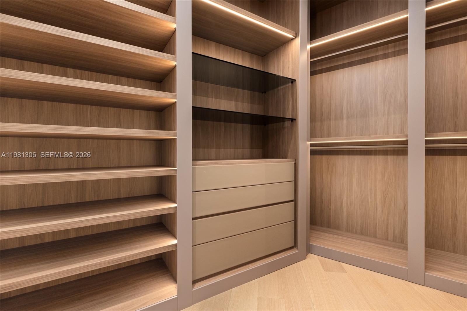 503 Palm Dr Hallandale Beach, FL 33009