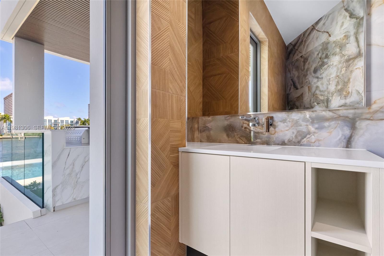 503 Palm Dr Hallandale Beach, FL 33009