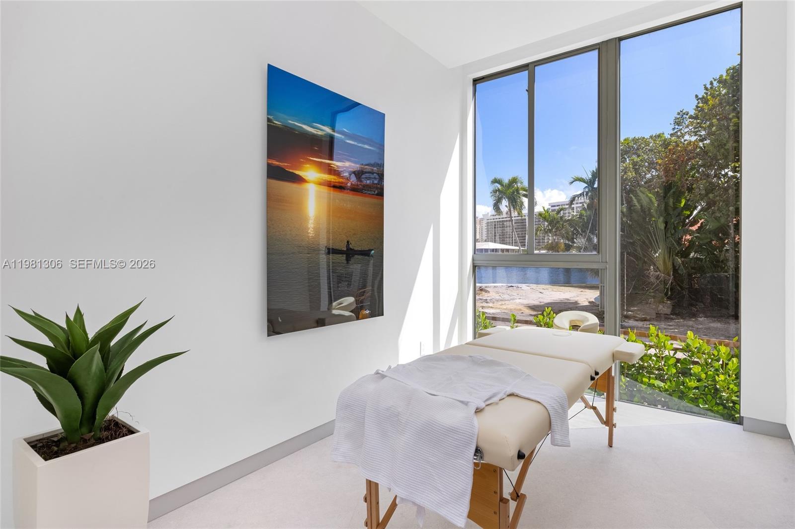 503 Palm Dr Hallandale Beach, FL 33009