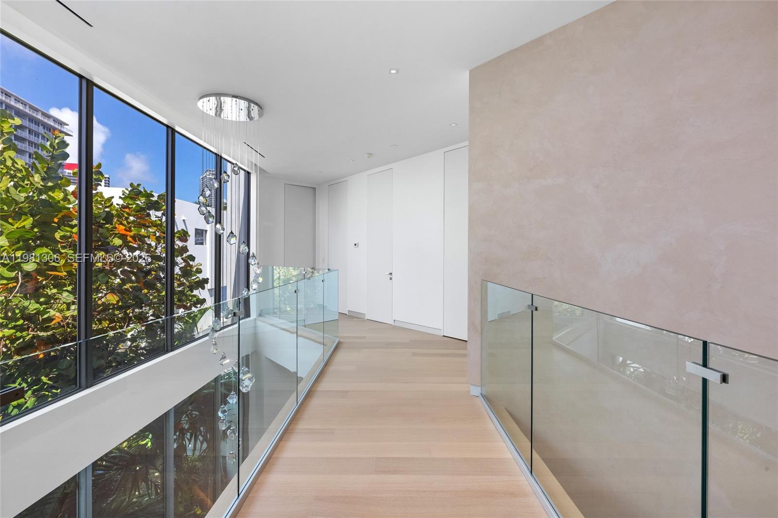 503 Palm Dr Hallandale Beach, FL 33009