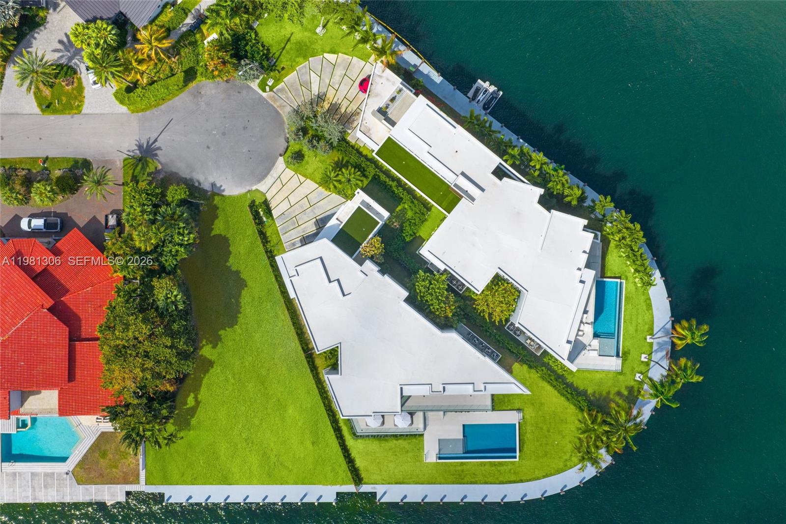 503 Palm Dr Hallandale Beach, FL 33009