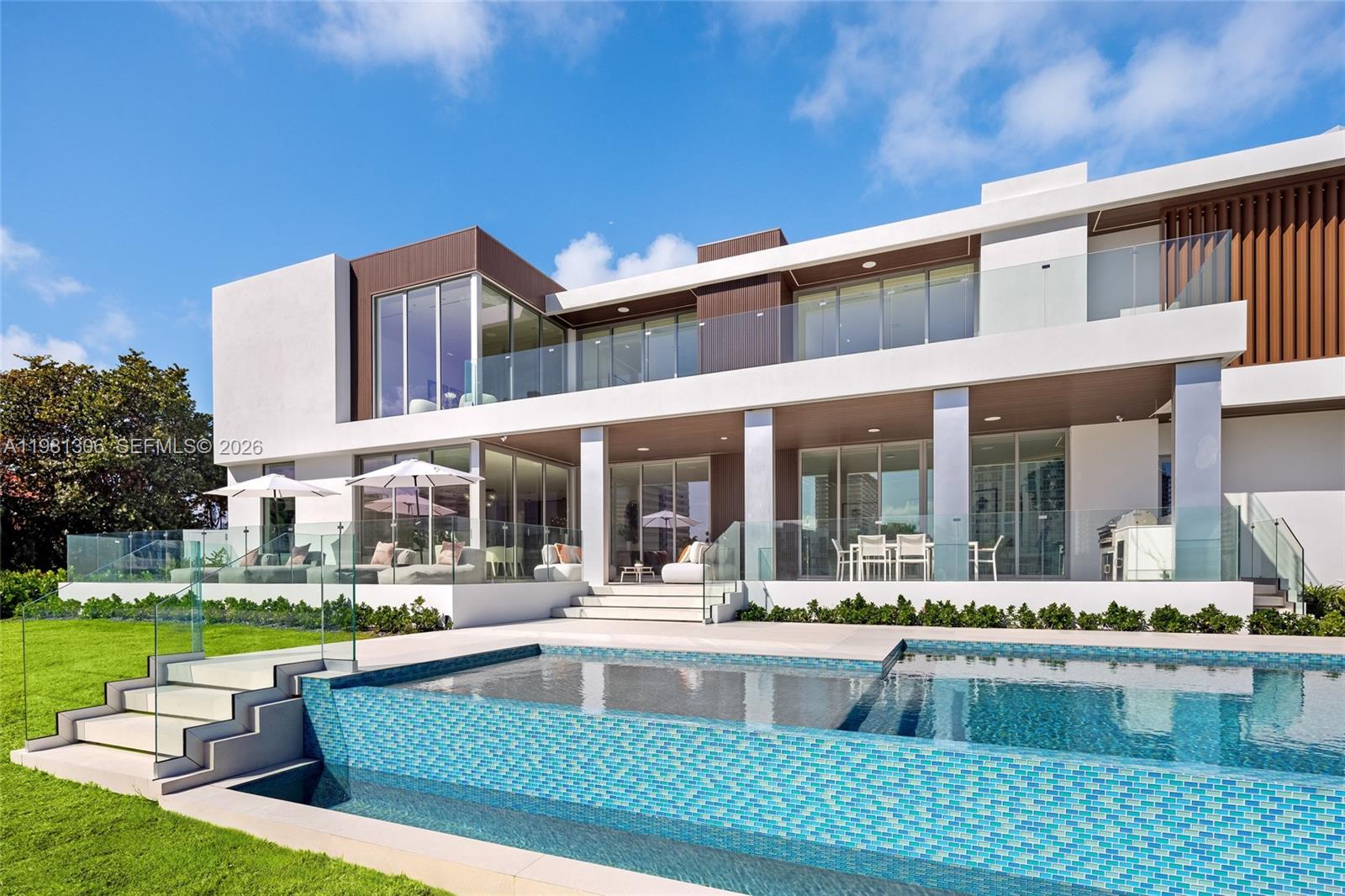 503 Palm Dr Hallandale Beach, FL 33009