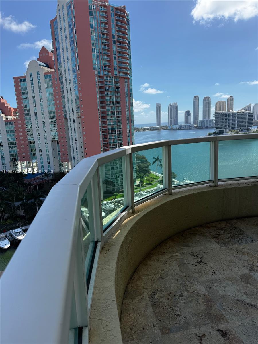 3340 NE 190th St #1507