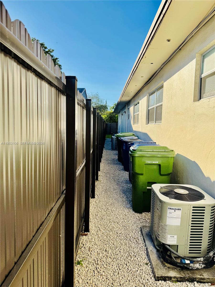 609 NW 2nd Ave #1 Hallandale Beach, FL 33009