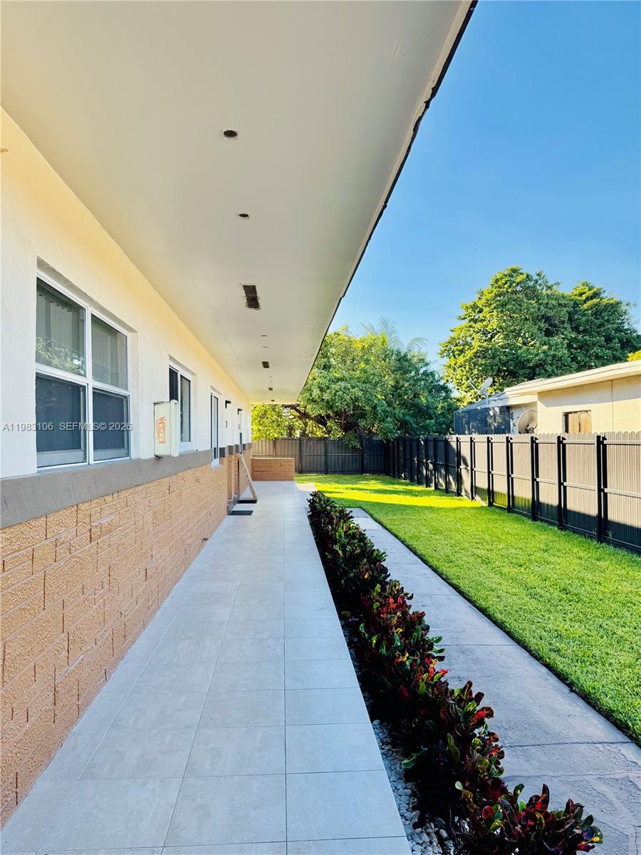 609 NW 2nd Ave #1 Hallandale Beach, FL 33009