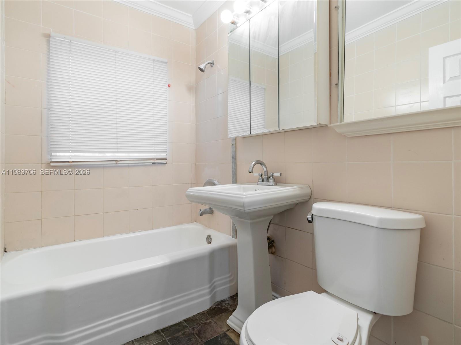 1125 NE 10th Ave Fort Lauderdale, FL 33304