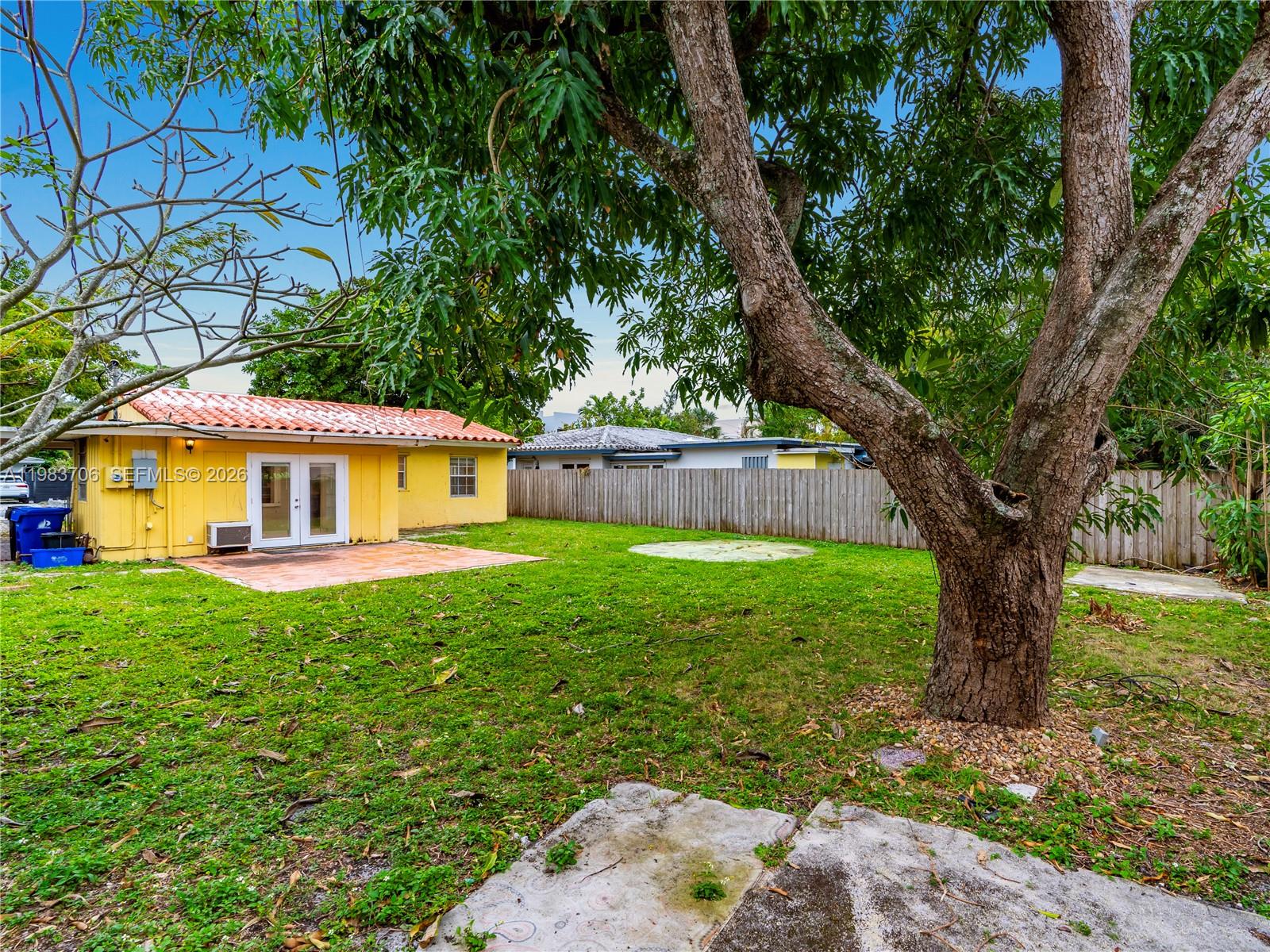 1125 NE 10th Ave Fort Lauderdale, FL 33304