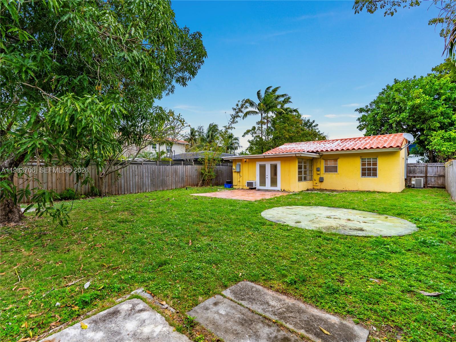 1125 NE 10th Ave Fort Lauderdale, FL 33304