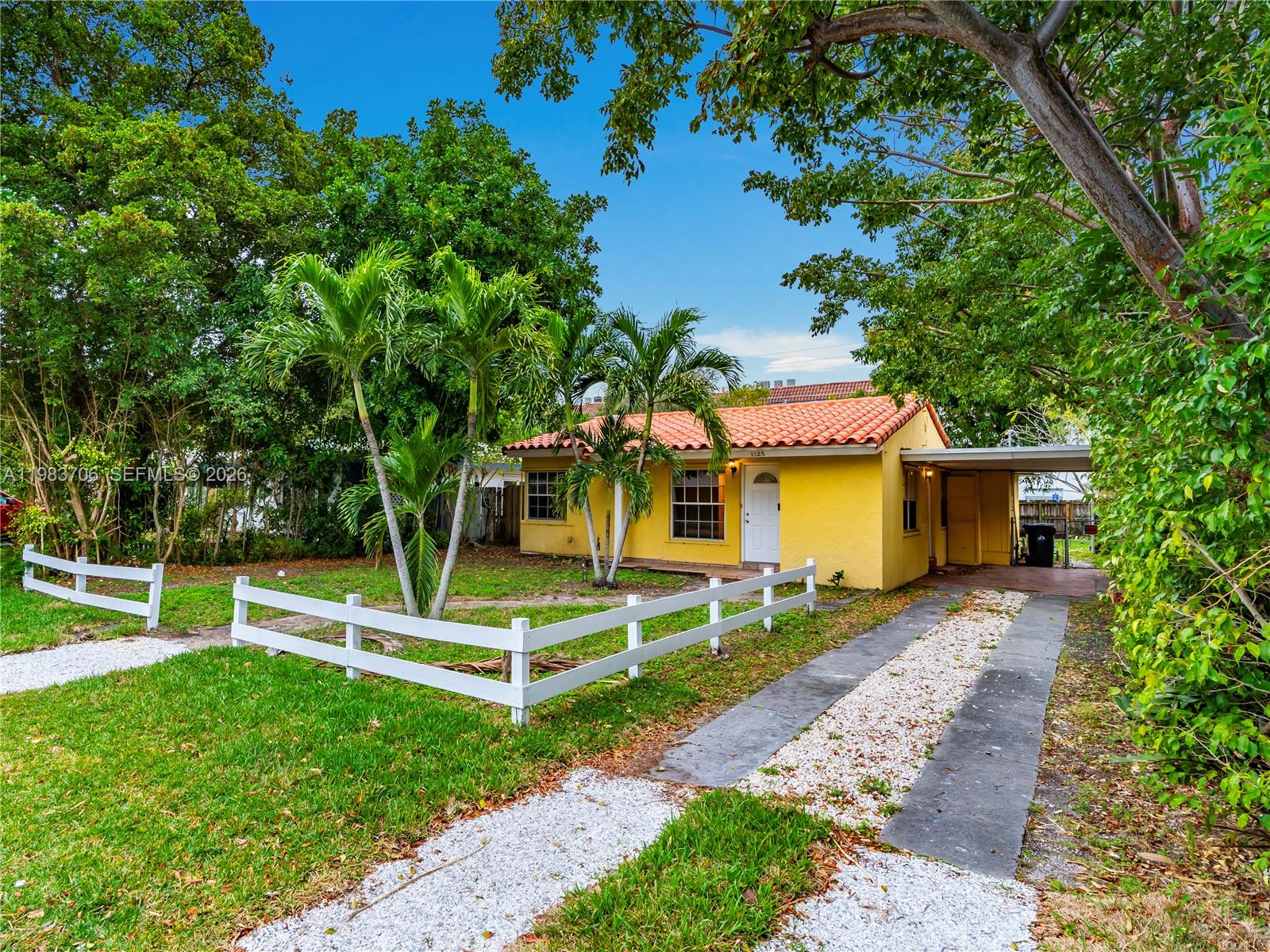 1125 NE 10th Ave Fort Lauderdale, FL 33304