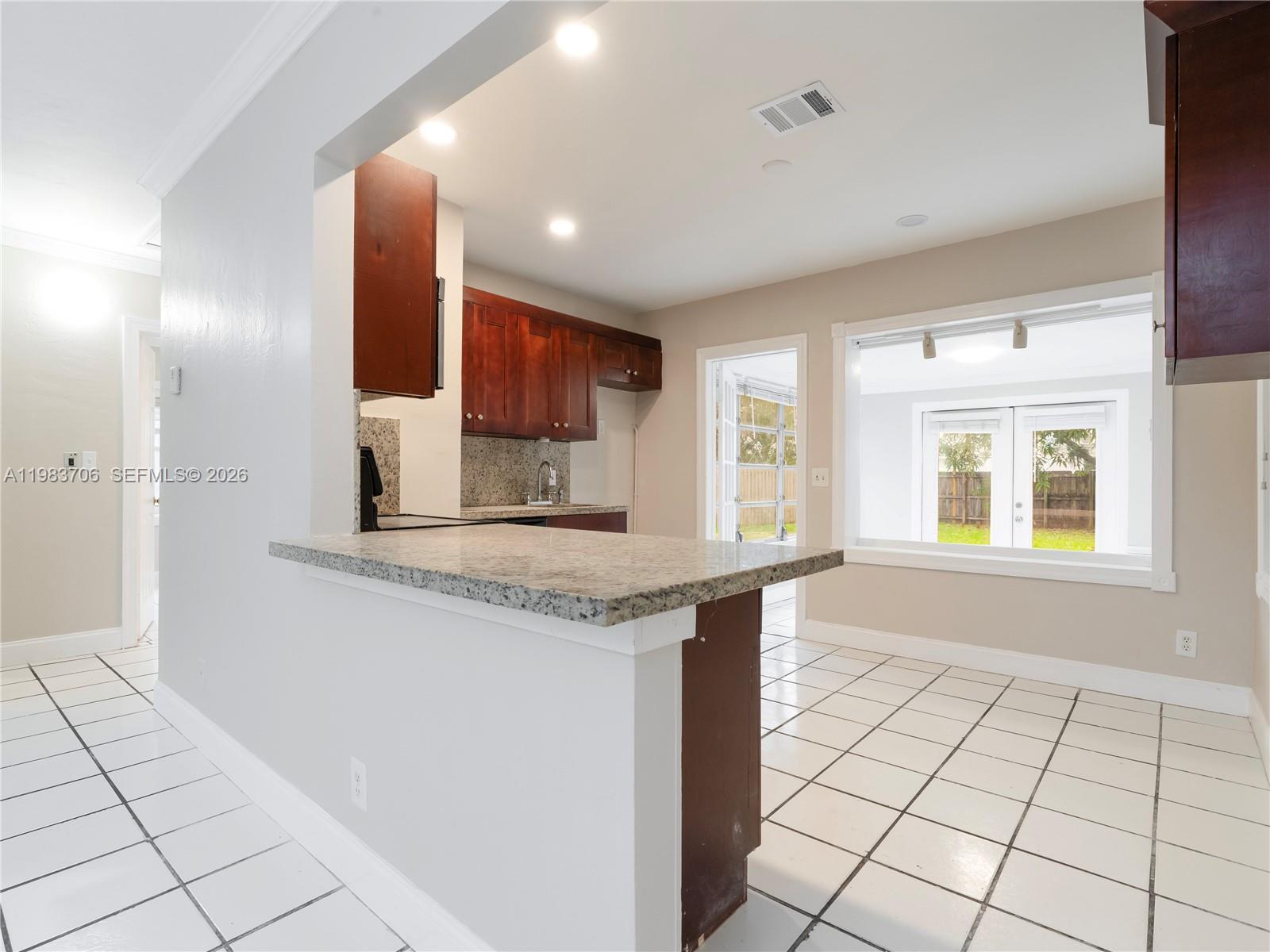 1125 NE 10th Ave Fort Lauderdale, FL 33304