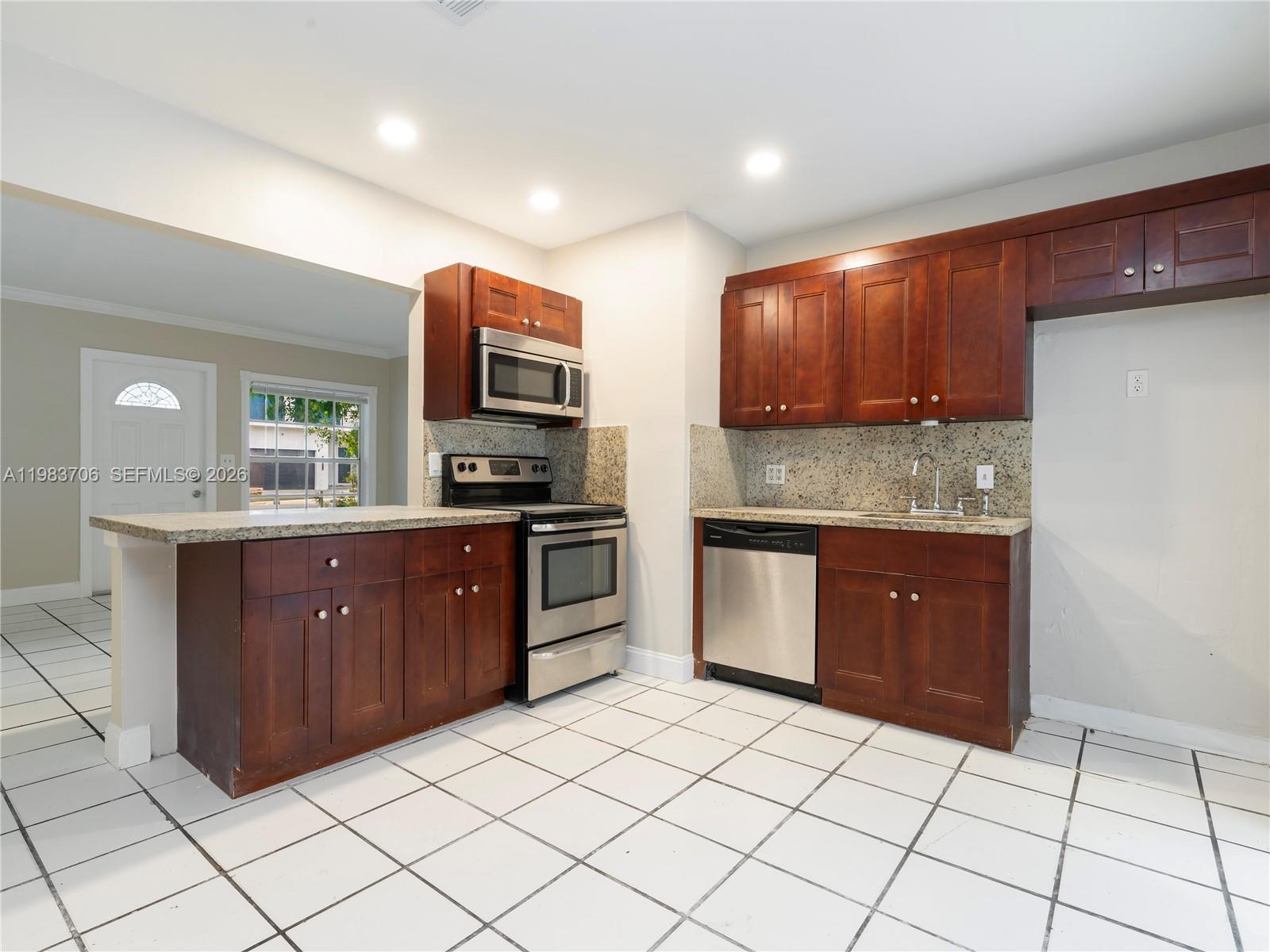 1125 NE 10th Ave Fort Lauderdale, FL 33304