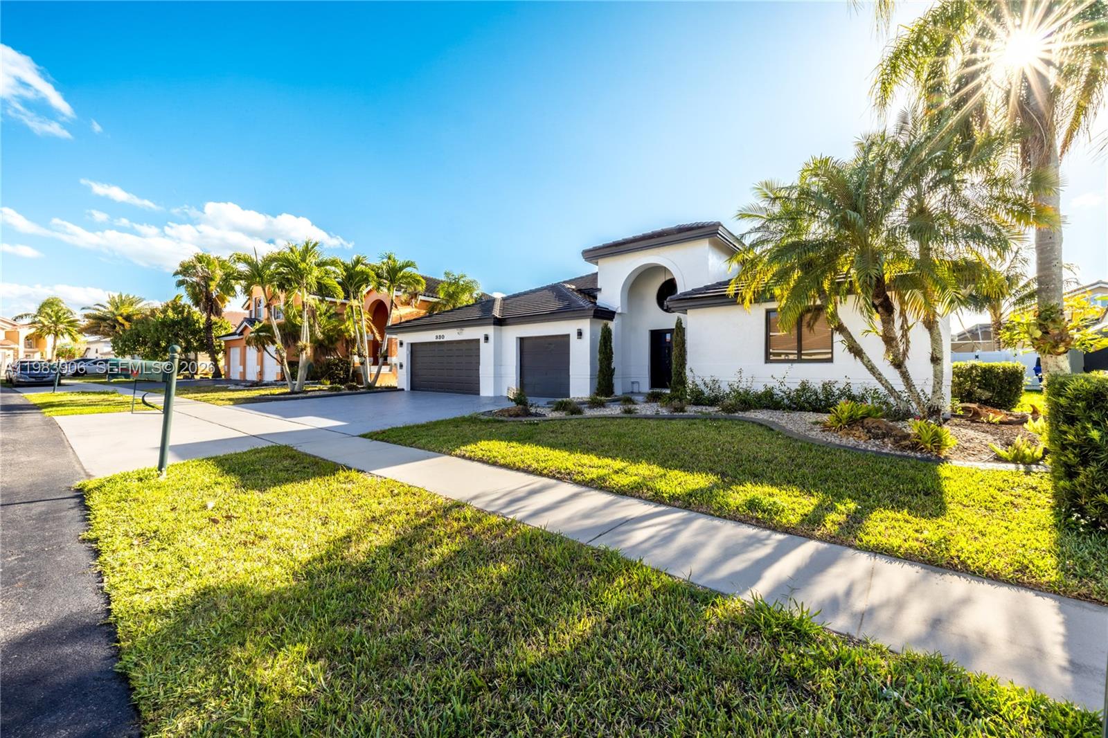 930 NW 197th Ave Pembroke Pines, FL 33029