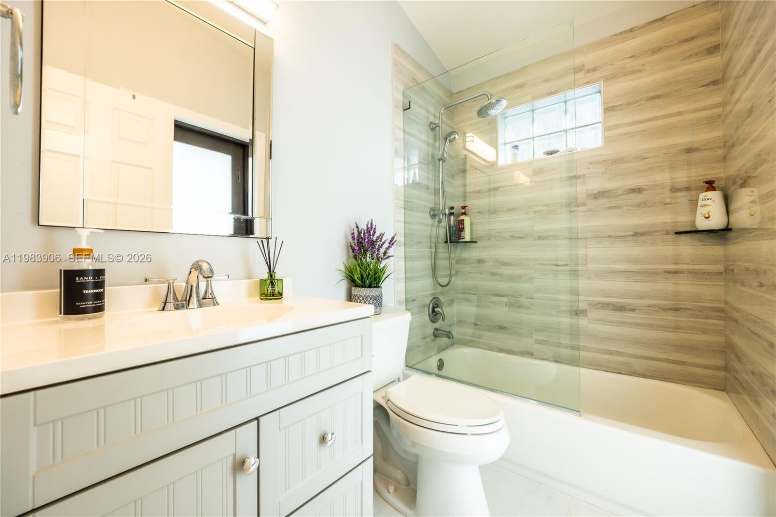 930 NW 197th Ave Pembroke Pines, FL 33029