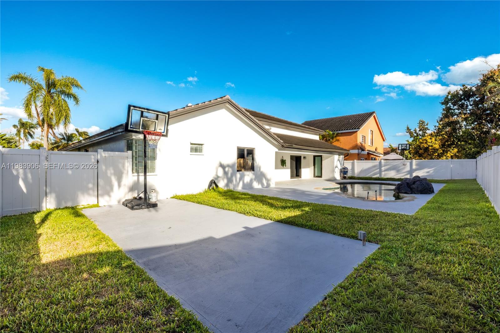 930 NW 197th Ave Pembroke Pines, FL 33029