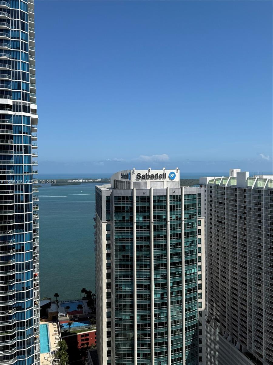 1060 Brickell Ave #4005