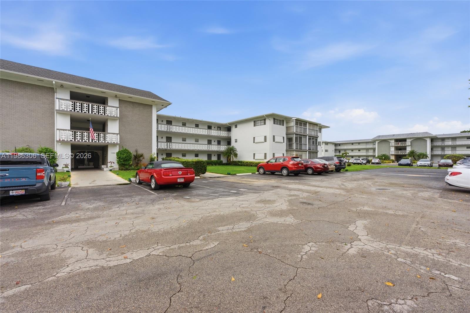 1201 Hillcrest Ct #209 Hollywood, FL 33021