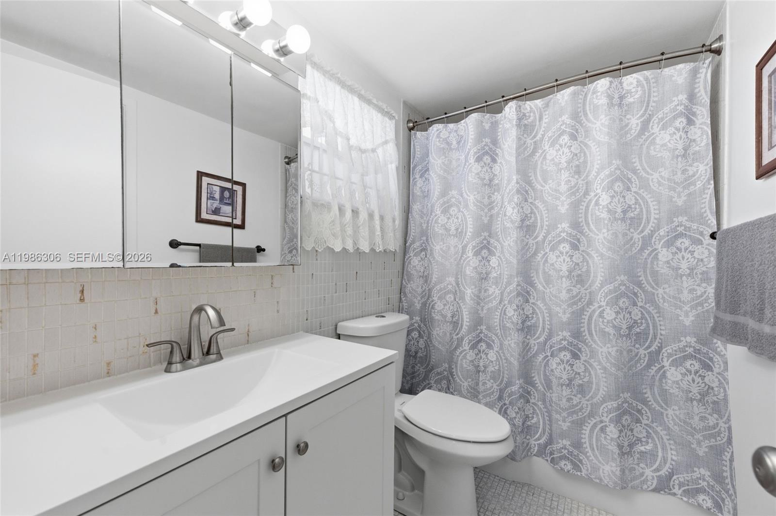 1201 Hillcrest Ct #209 Hollywood, FL 33021