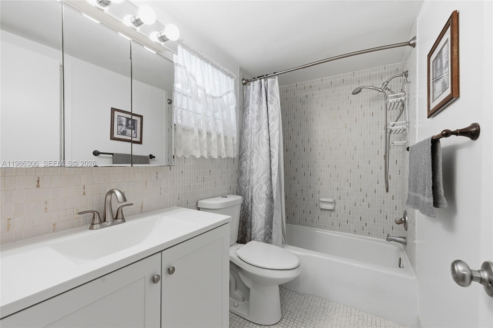 1201 Hillcrest Ct #209 Hollywood, FL 33021