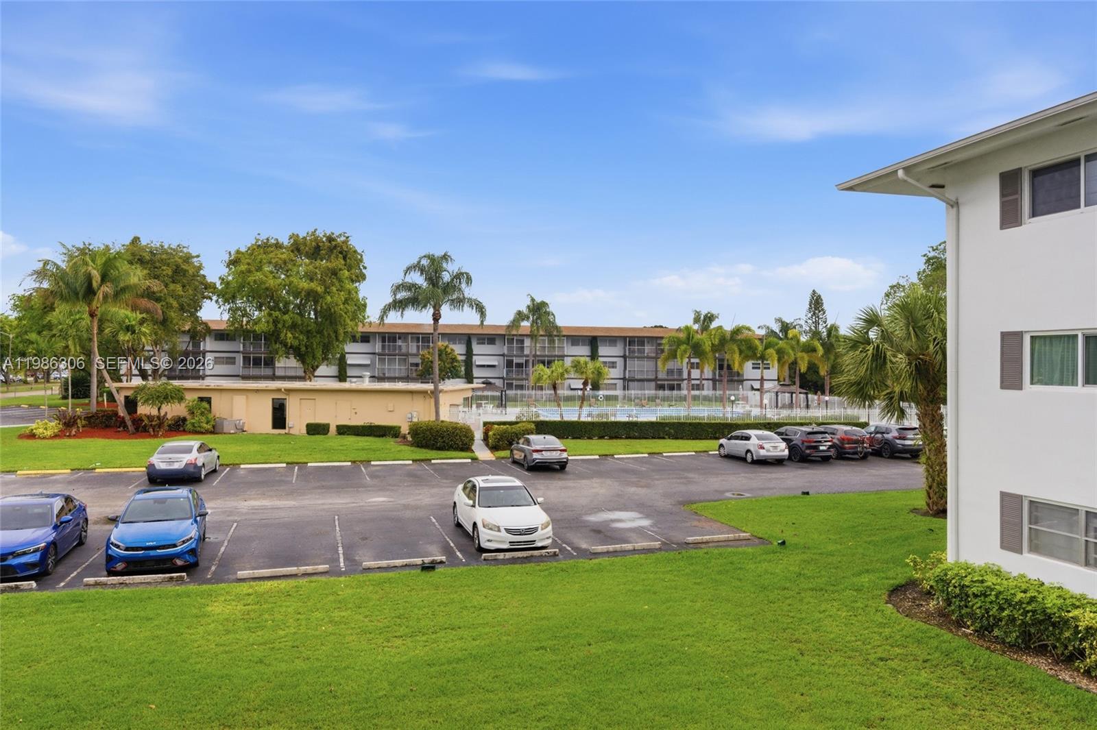 1201 Hillcrest Ct #209 Hollywood, FL 33021