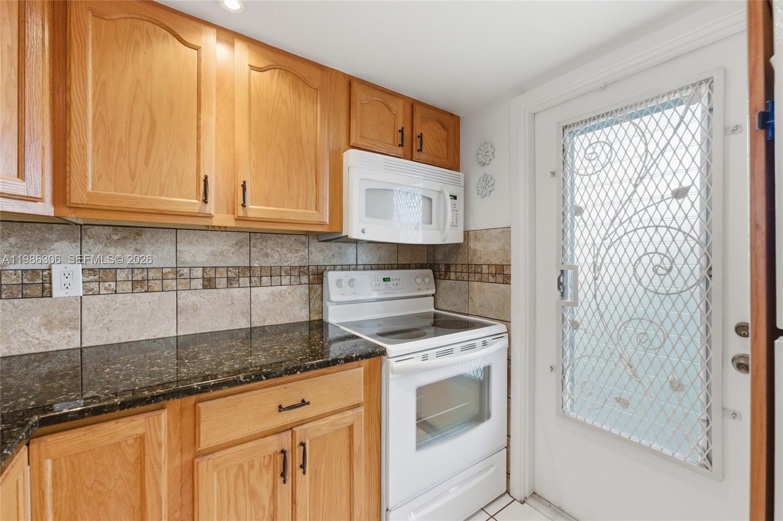 1201 Hillcrest Ct #209 Hollywood, FL 33021