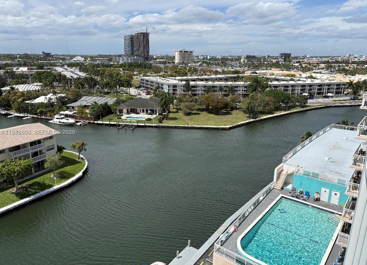 427 Golden Isles Dr #10D