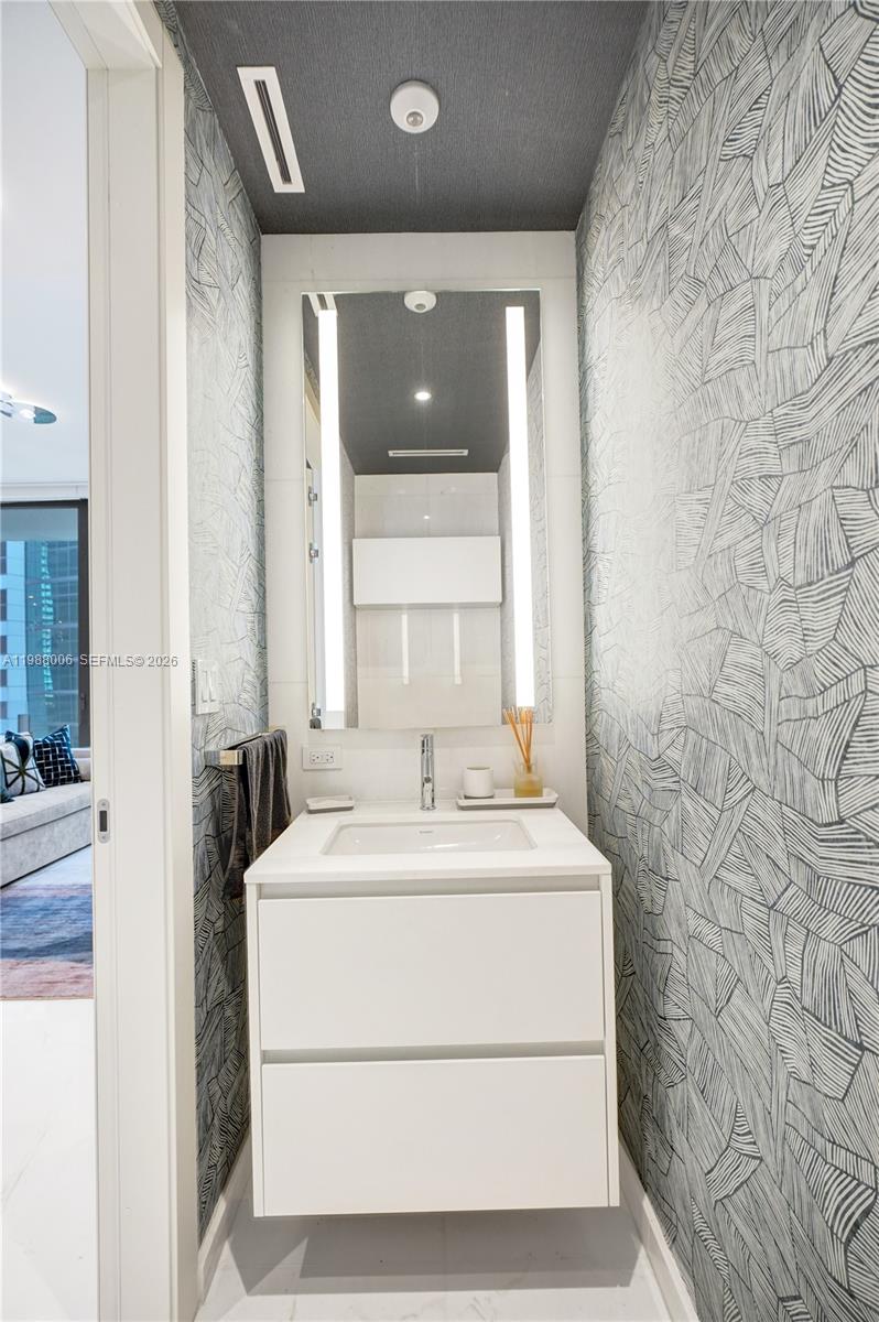 image Aston Martin Residences36