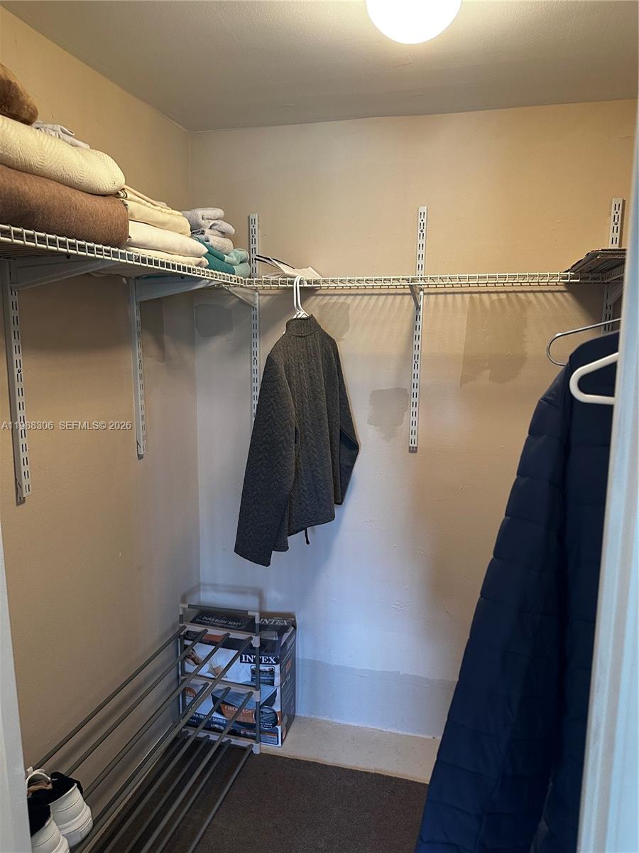 2701 E Sunrise Lks Dr #209 Sunrise, FL 33322