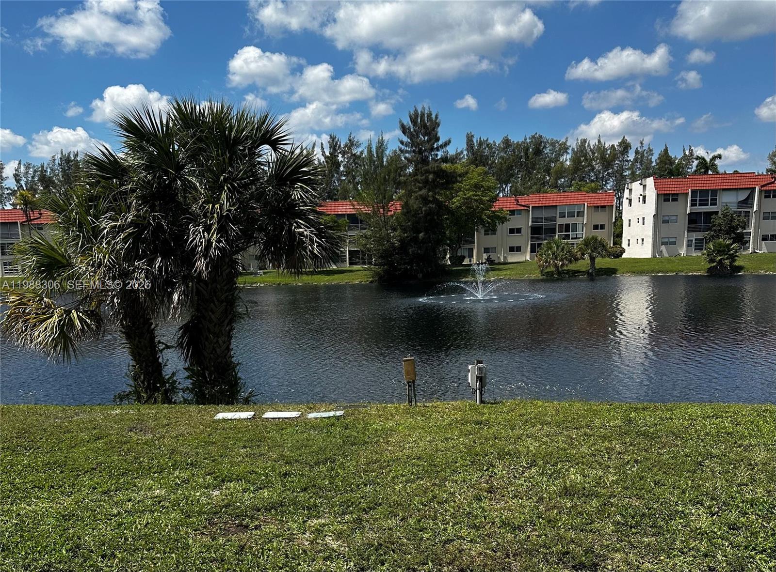 2701 E Sunrise Lks Dr #209 Sunrise, FL 33322