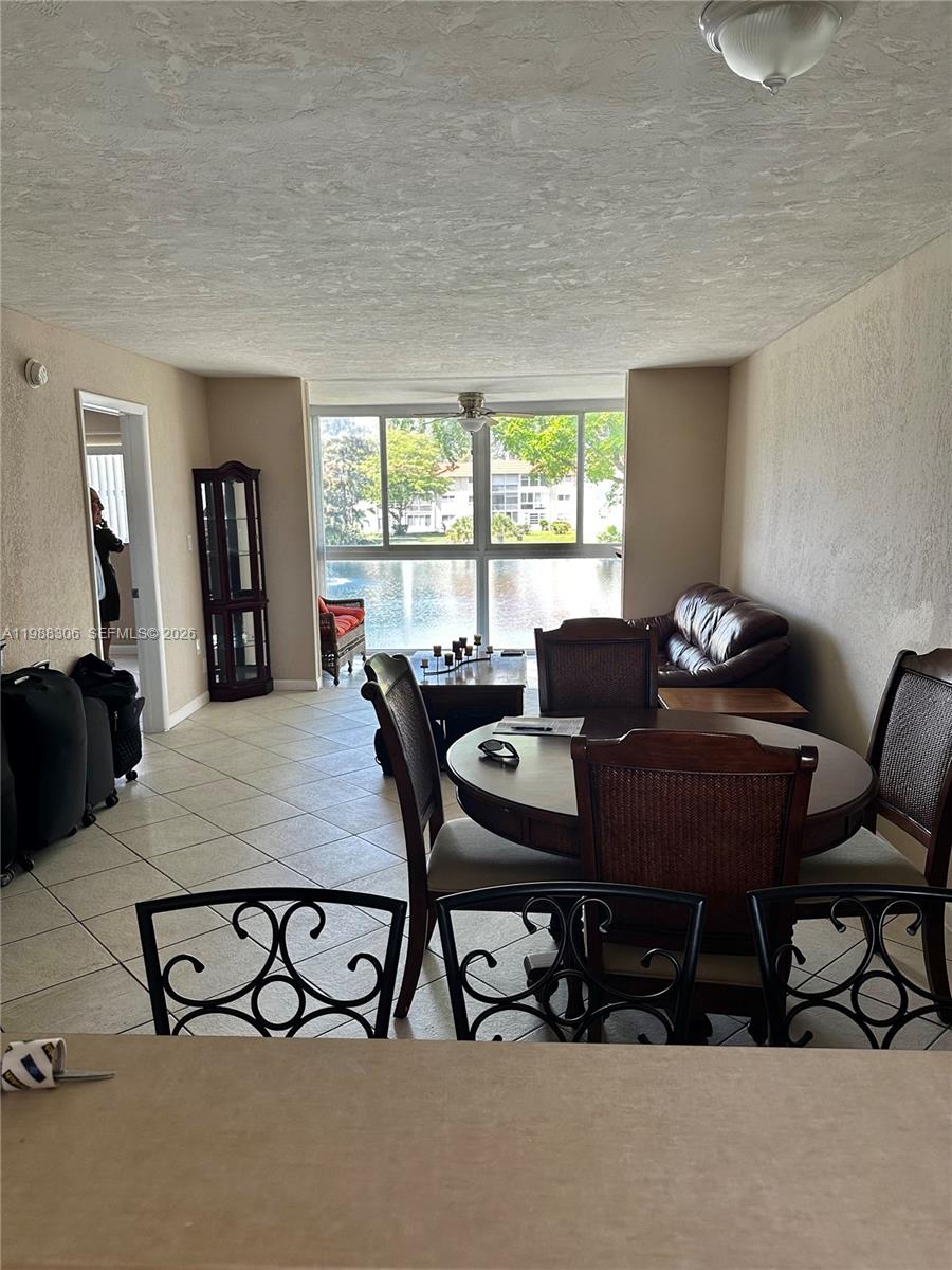 2701 E Sunrise Lks Dr #209 Sunrise, FL 33322
