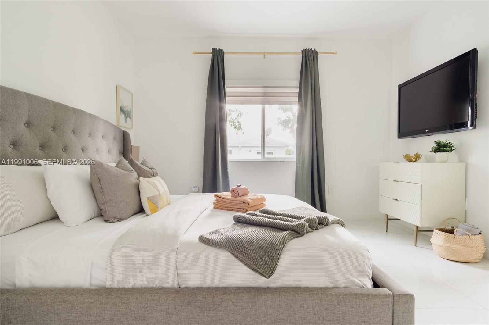 8765 NW 22nd Pl Miami, FL 33147