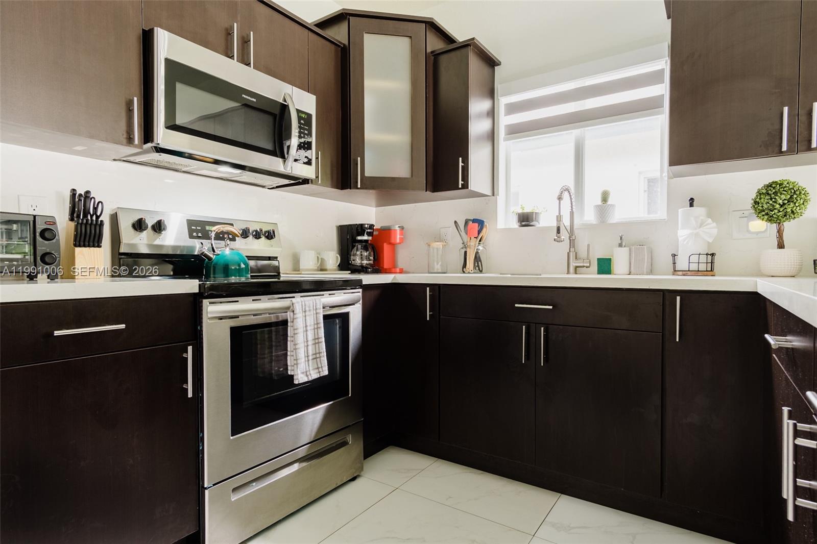 8765 NW 22nd Pl Miami, FL 33147