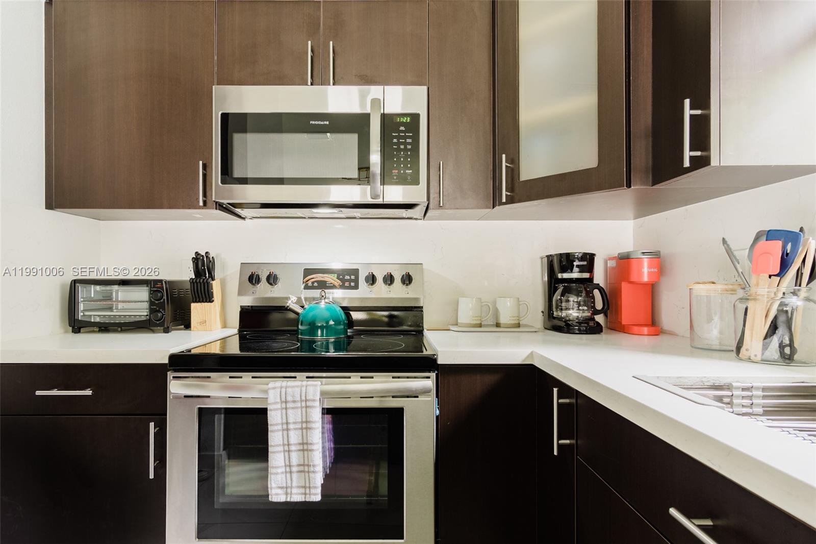 8765 NW 22nd Pl Miami, FL 33147