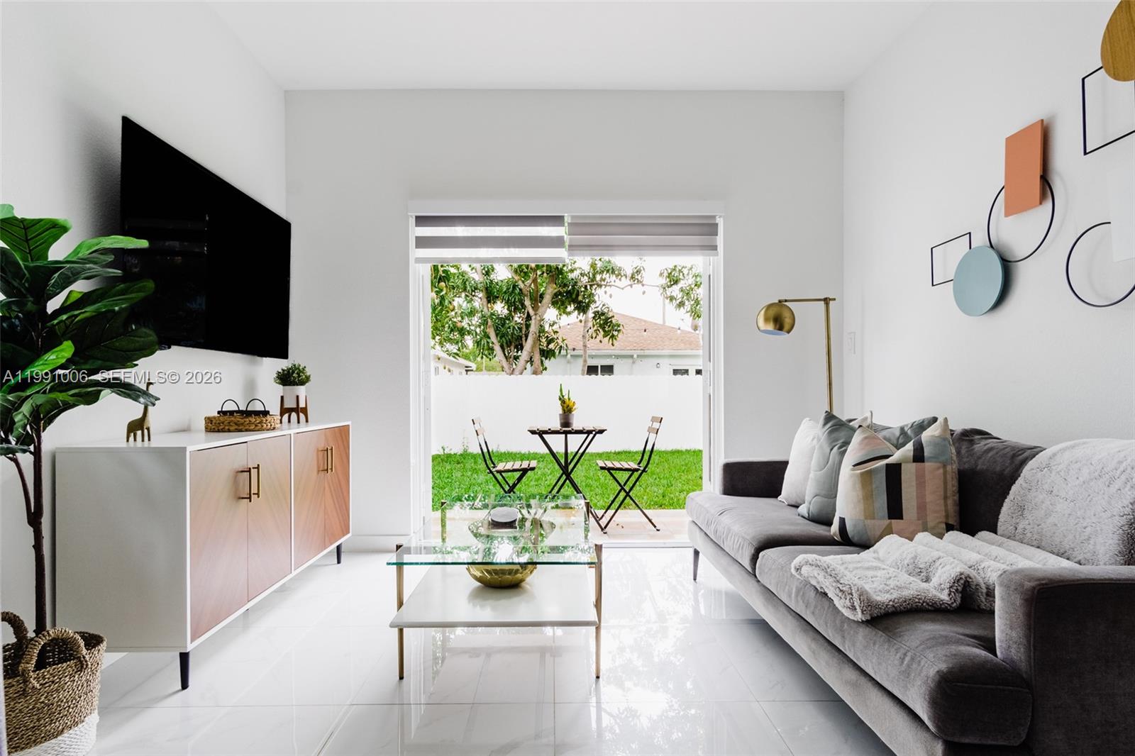 8765 NW 22nd Pl Miami, FL 33147