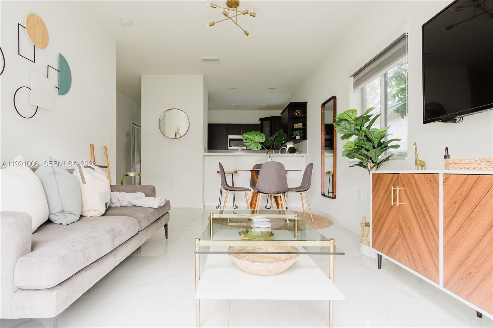 8765 NW 22nd Pl Miami, FL 33147