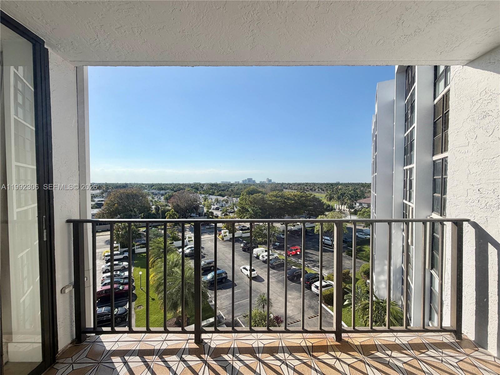 1000 Parkview Dr #723 Hallandale Beach, FL 33009