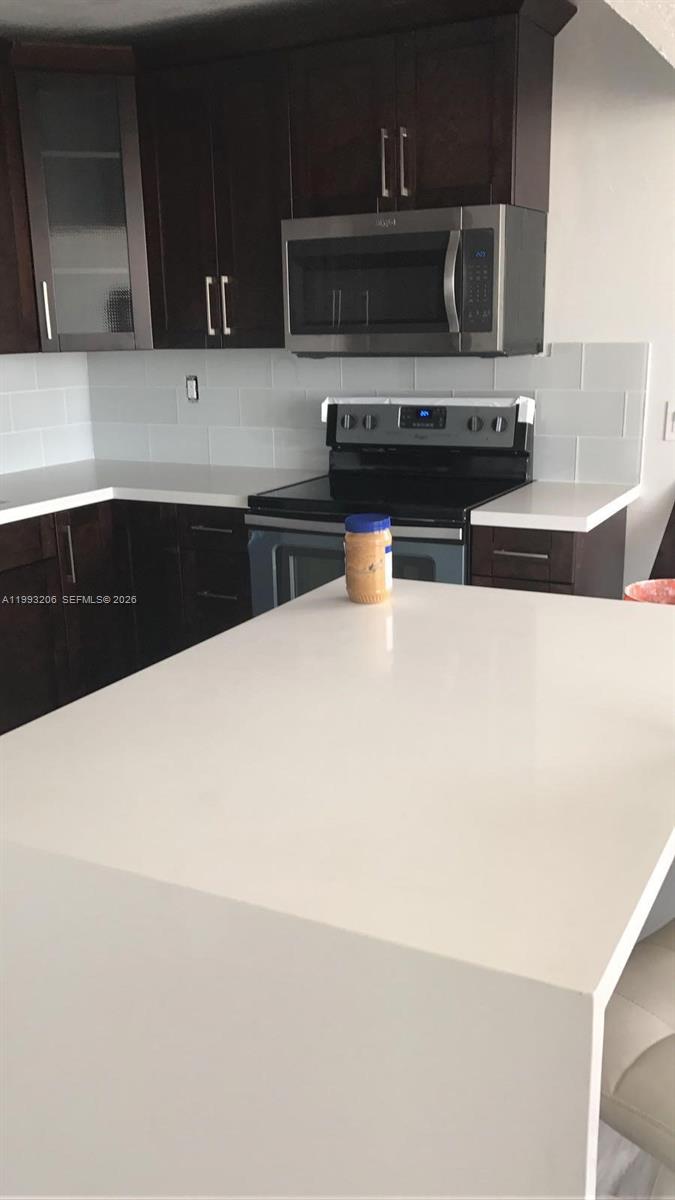 7135 Collins Ave #525 Miami Beach, FL 33141