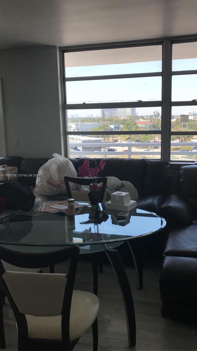 7135 Collins Ave #525 Miami Beach, FL 33141