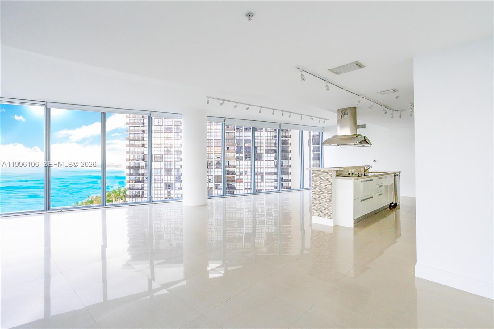 image Blue on the Bay1