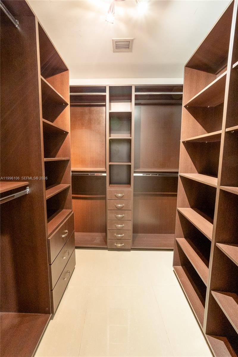 image Blue on the Bay8