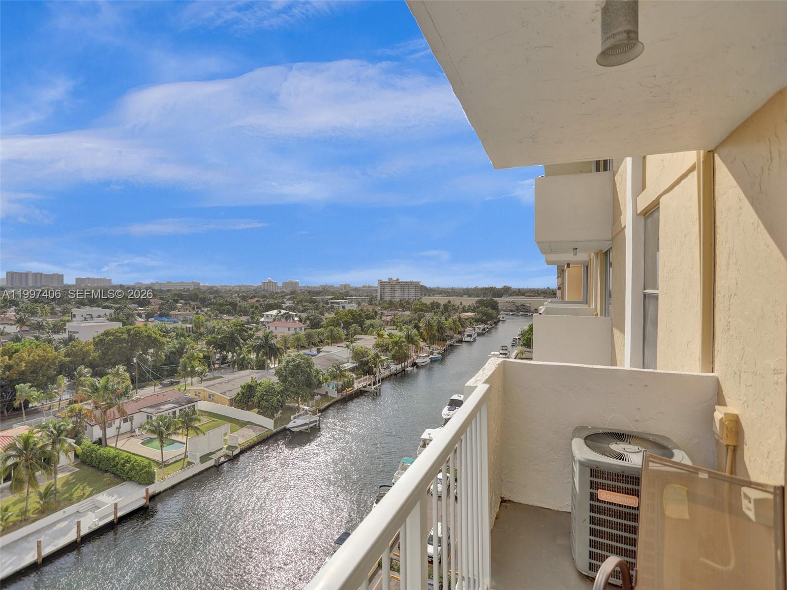 2020 NE 135th St #906