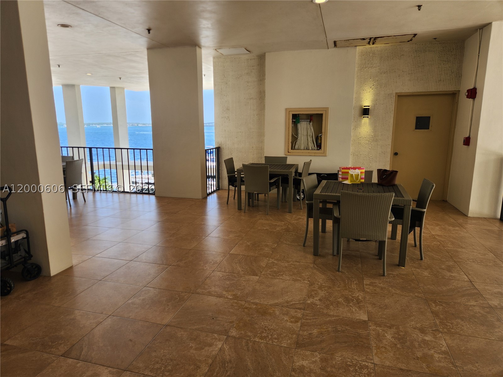 image Brickell Place I29