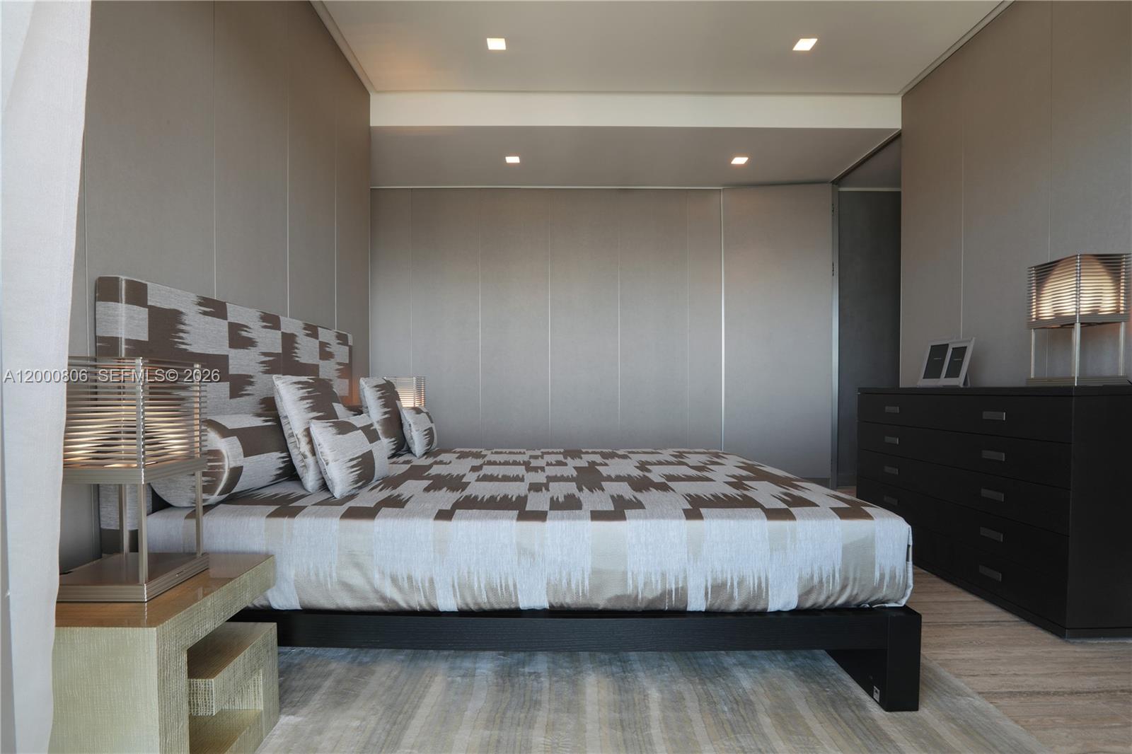 18975 Collins Ave #4800 Sunny Isles Beach, FL 33160