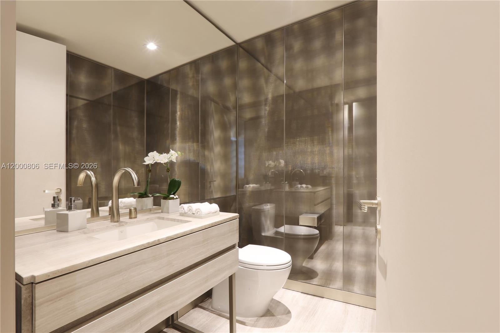 18975 Collins Ave #4800 Sunny Isles Beach, FL 33160