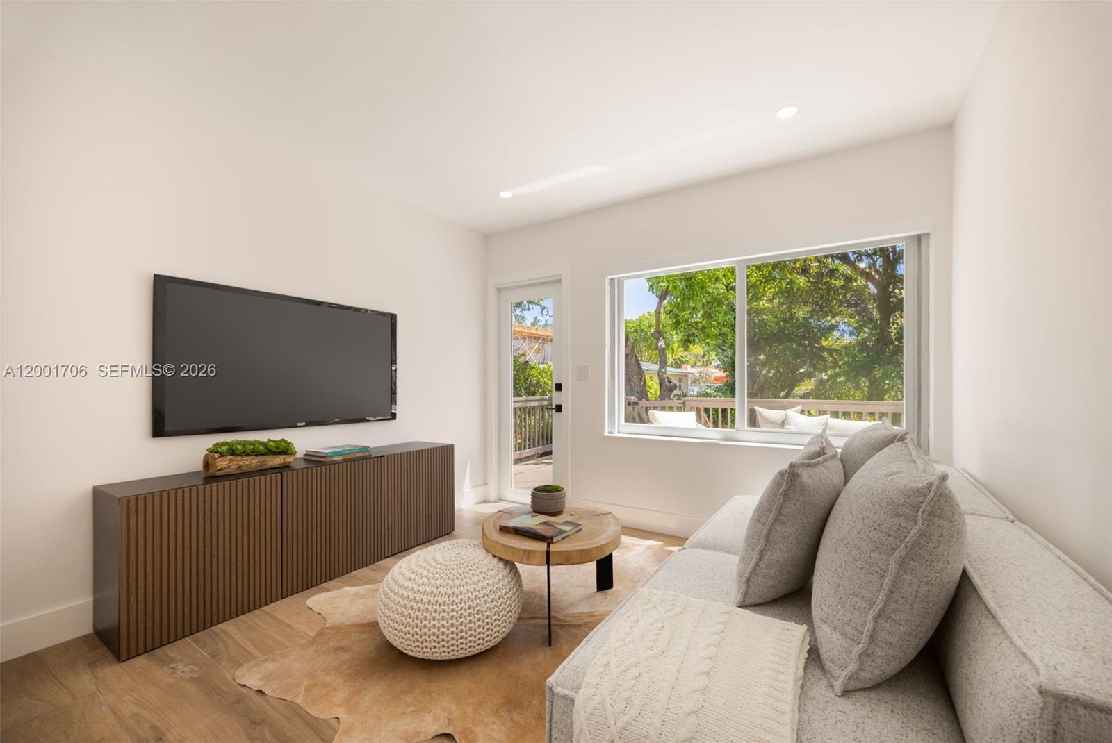 2332 SW 19th Ter Miami, FL 33145