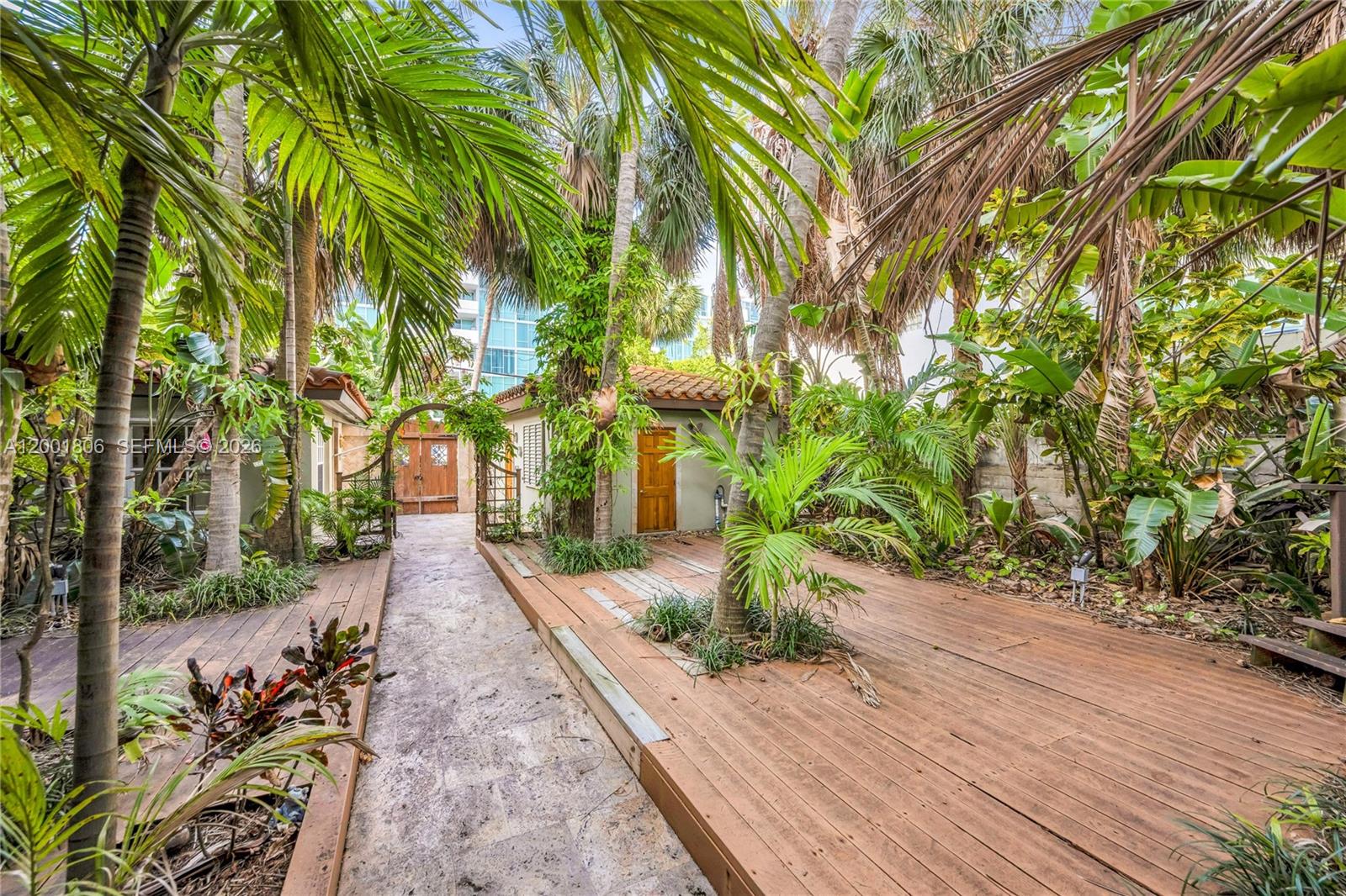 Undisclosed Address Miami Beach, FL 33141